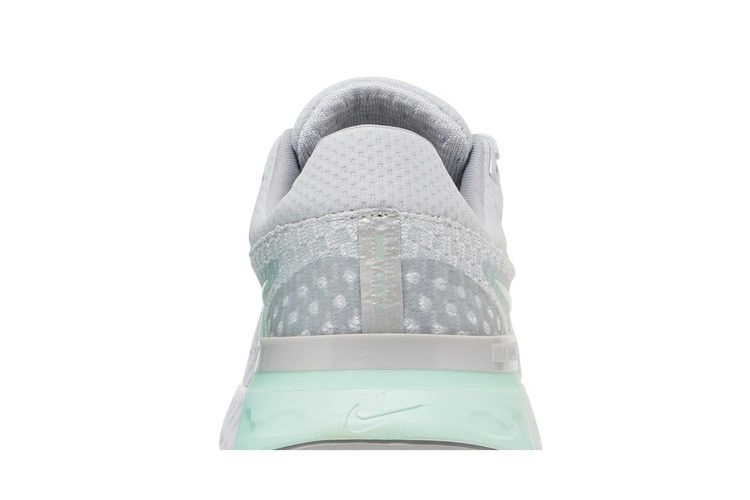 wmns-react-infinity-run-flyknit-3-pure-platinum-mint-foam-dd3024-007_06