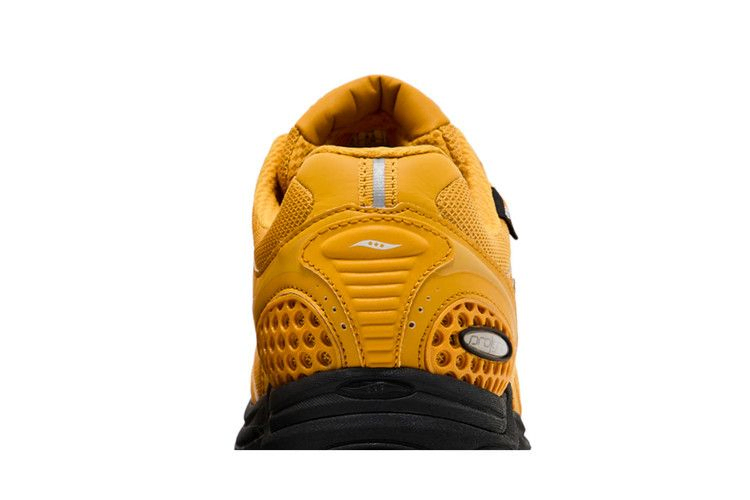 Кроссовки Saucony ProGrid Triumph 4 'Gorpcore - Mango'