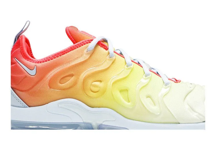 Кроссовки Nike Wmns Air VaporMax Plus 'Sunrise'