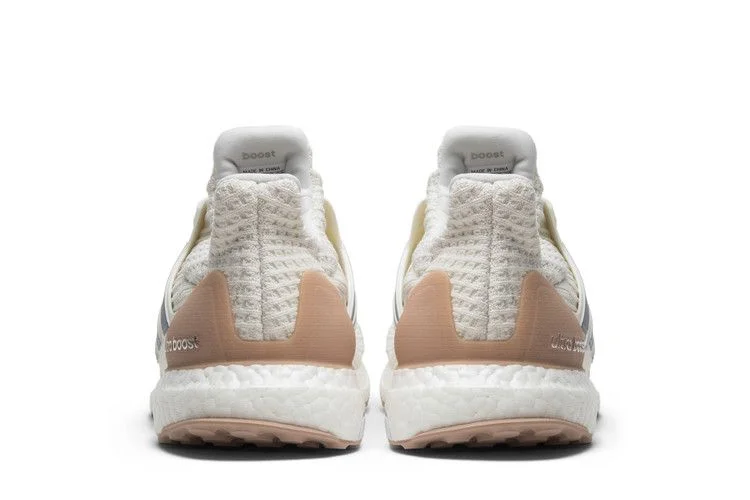 Кроссовки adidas UltraBoost 4.0 'Show Your Stripes'