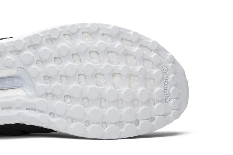Krossovki-Parley-x-adidas-UltraBoost-4.0-4