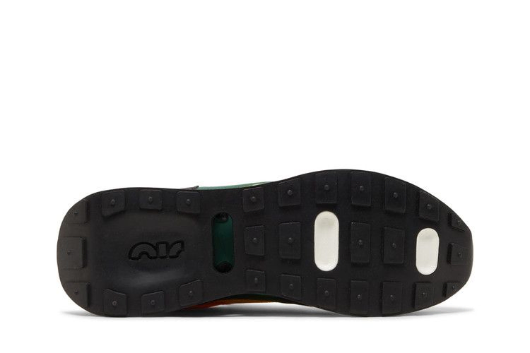 air-max-pre-day-university-gold-gorge-green-dm0008-700_03