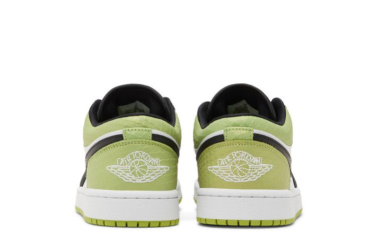 Кроссовки Wmns Air Jordan 1 Low SE 'Vivid Green Snakeskin'