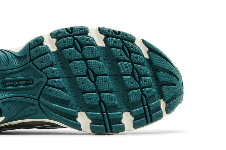Кроссовки New Balance 740v2 'White Marsh Green'