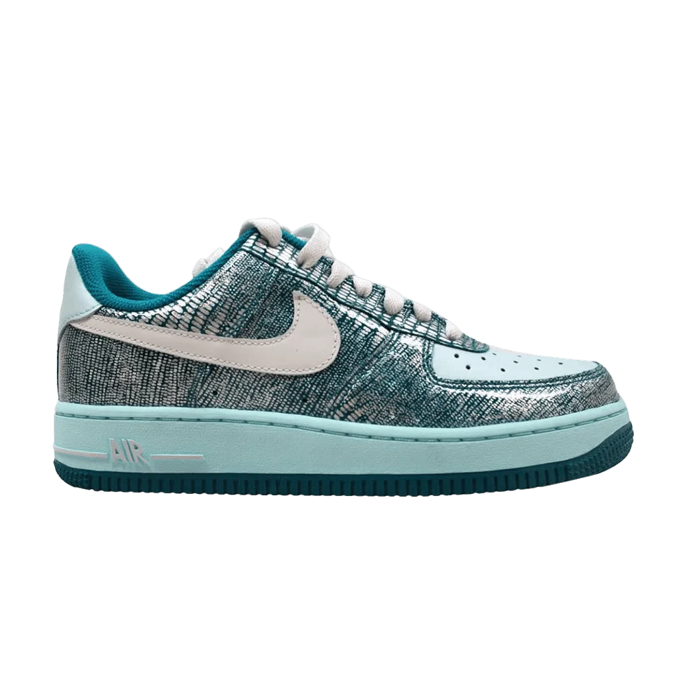 Krossovki-Nike-Wmns-Air-Force-1-07-Radiant-Emerald