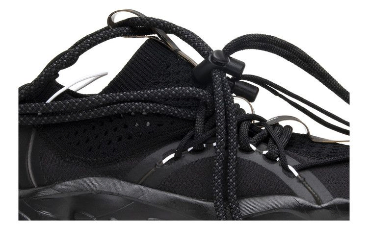 pyer-moss-x-dmx-run-fusion-experiment-triple-black-dmxrunfusiontripleblack_01