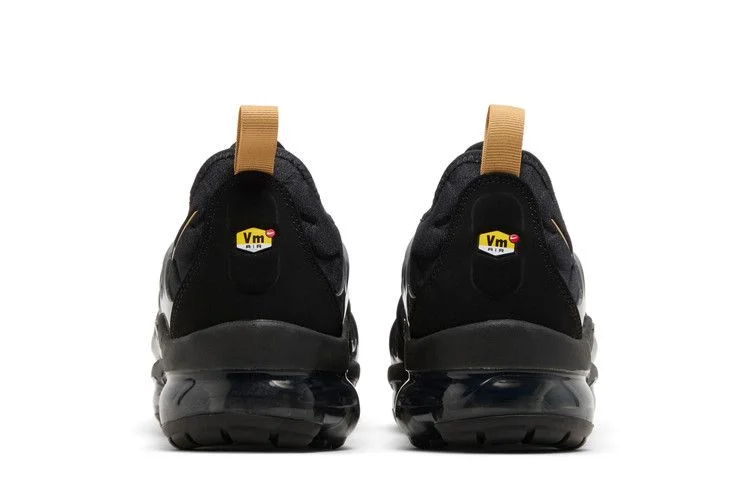 Кроссовки Nike Air VaporMax Plus 'Black Metallic Gold'