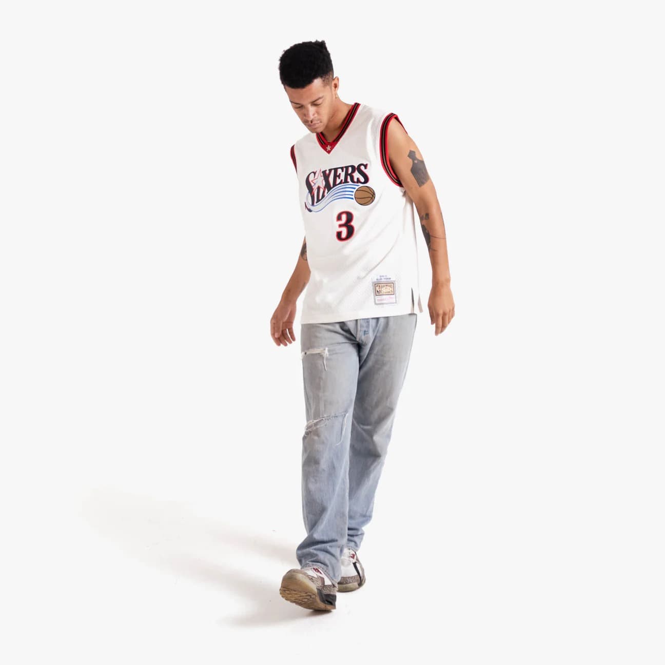 Баскетбольная джерси Philadelphia 76ers Allen Iverson #3 Swingman Hardwood Classics Off White Jersey