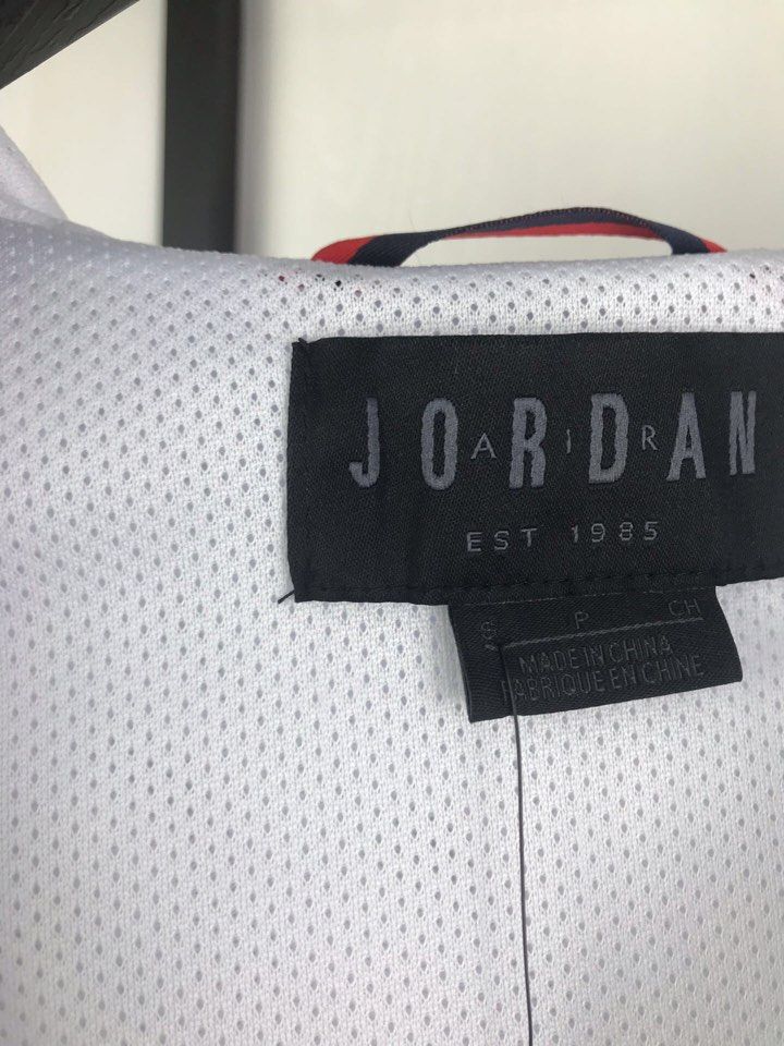 Олимпийка Air Jordan Jumpman Wings GFX Windbreaker White