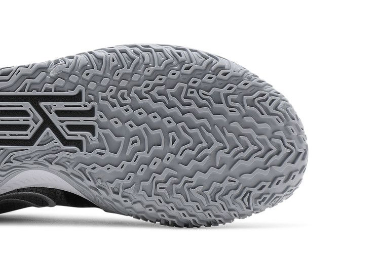 kyrie-low-4-tb-black-wolf-grey-da7803-003_04