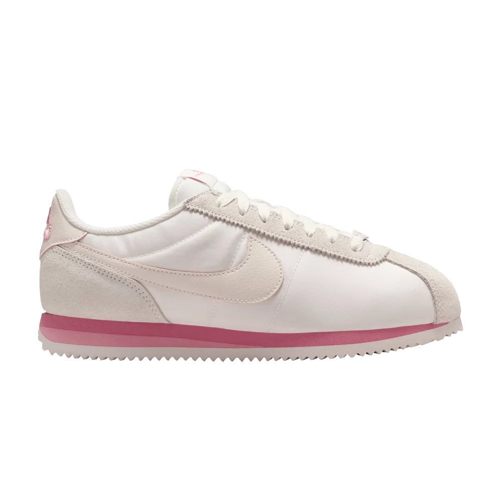 Krossovki-Nike-Wmns-Cortez-Light-Soft-Pink-Coral
