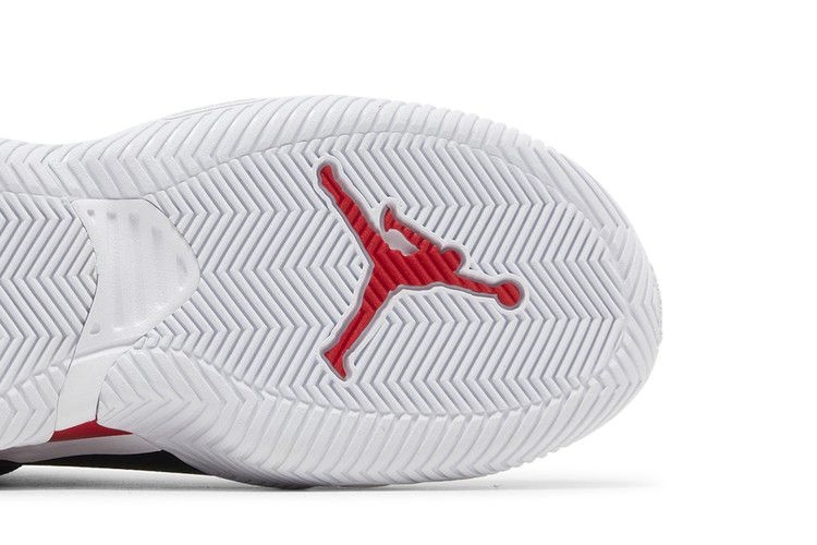 jordan-stay-loyal-2-gs-black-university-red-dq8398-006_04