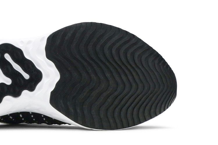 Кроссовки Nike React Phantom Run Flyknit 2 'Black White'