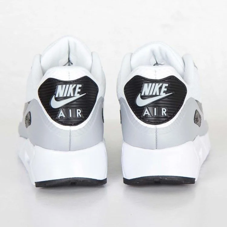 Krossovki-Nike-Air-Max-90-Ultra-Essential-3