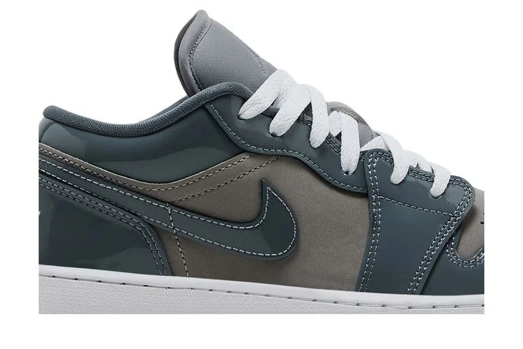 Кроссовки Air Jordan 1 Low GS 'Patent Cool Grey'