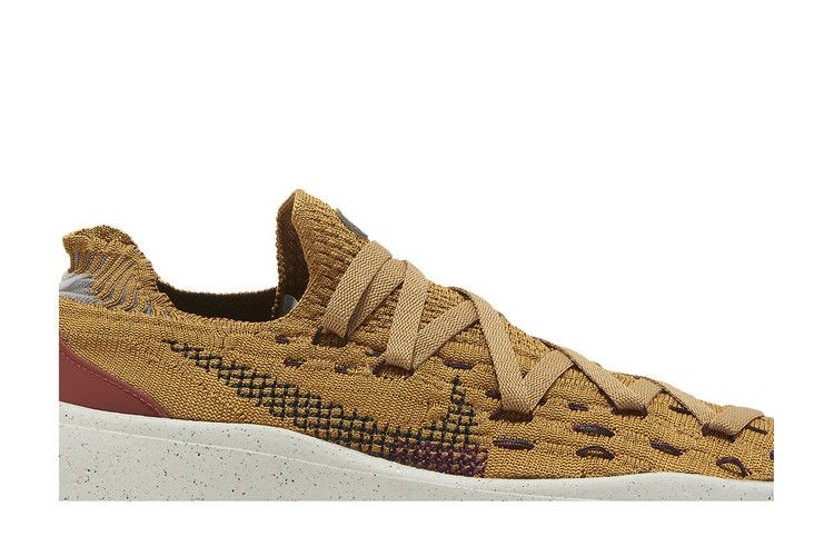 wmns-space-hippie-04-wheat-dark-beetroot-da2725-701_01