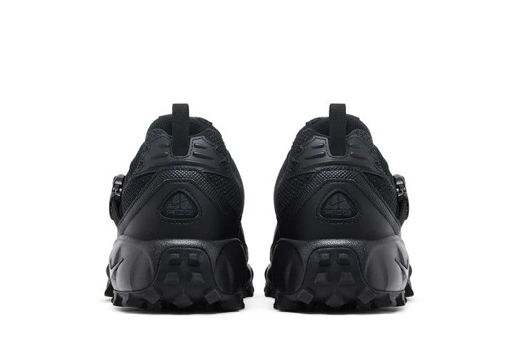 Krossovki-Nike-Air-Phassad-ACG-Triple-Black-2025-5
