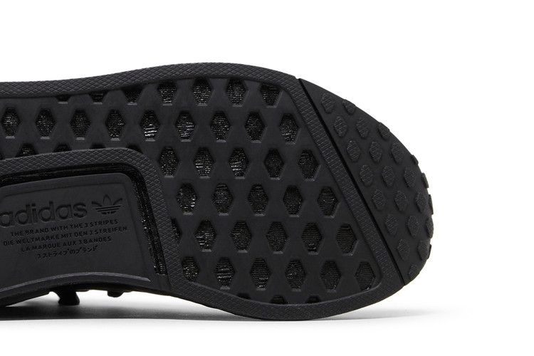 nmd_r1-j-triple-black-h03994_04