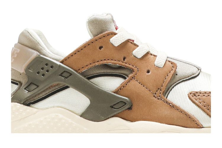 Кроссовки Stussy x Nike Air Huarache LE TD 'Desert Oak' 2021
