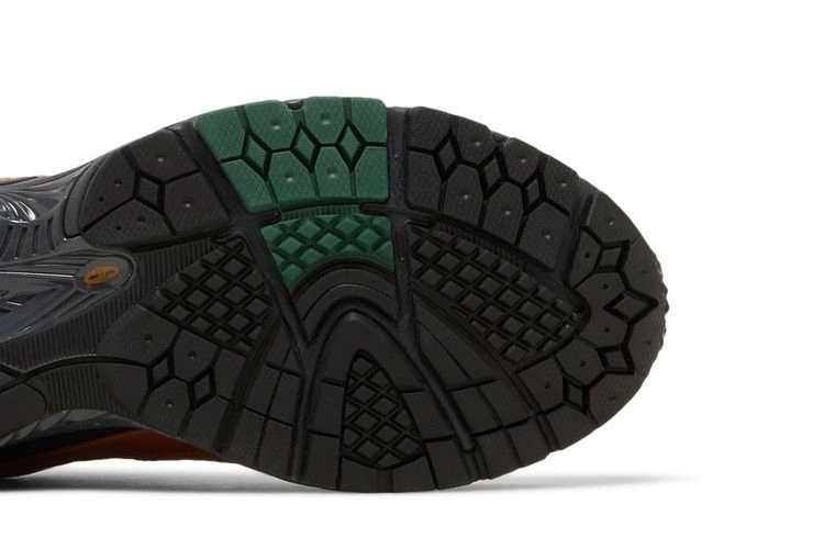 Кроссовки New Balance 2002R 'Hiking Pack - Brown'