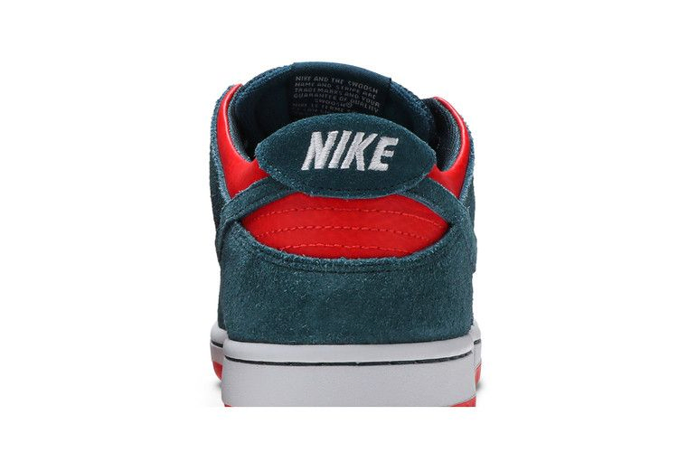 sb-dunk-low-reverse-shark-854866-336_06