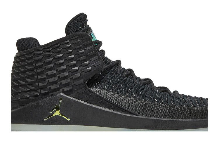 air-jordan-32-black-cat-ah3348-003_01