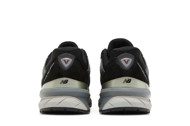 990v5-made-in-usa-extra-wide-black-m990bk5-4e_05