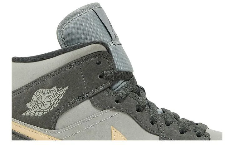 Кроссовки Wmns Air Jordan 1 Mid 'Iron Grey Onyx'