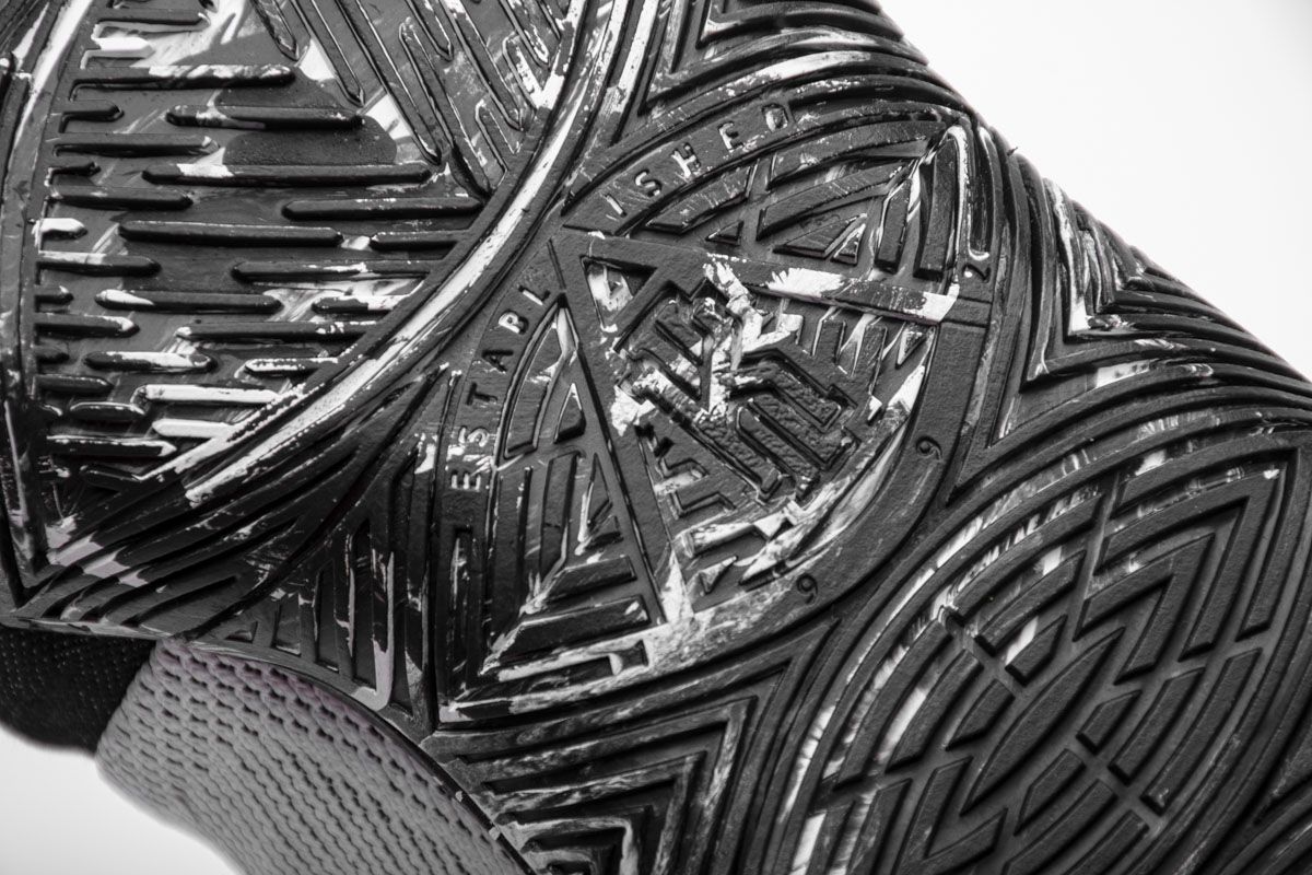 Кроссовки Nike Kyrie 5 Cookies & Cream Oreo