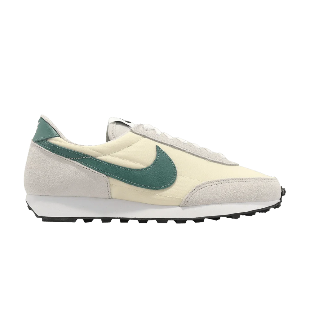 Krossovki-Nike-Wmns-Daybreak-Light-Bone-Bicoastal