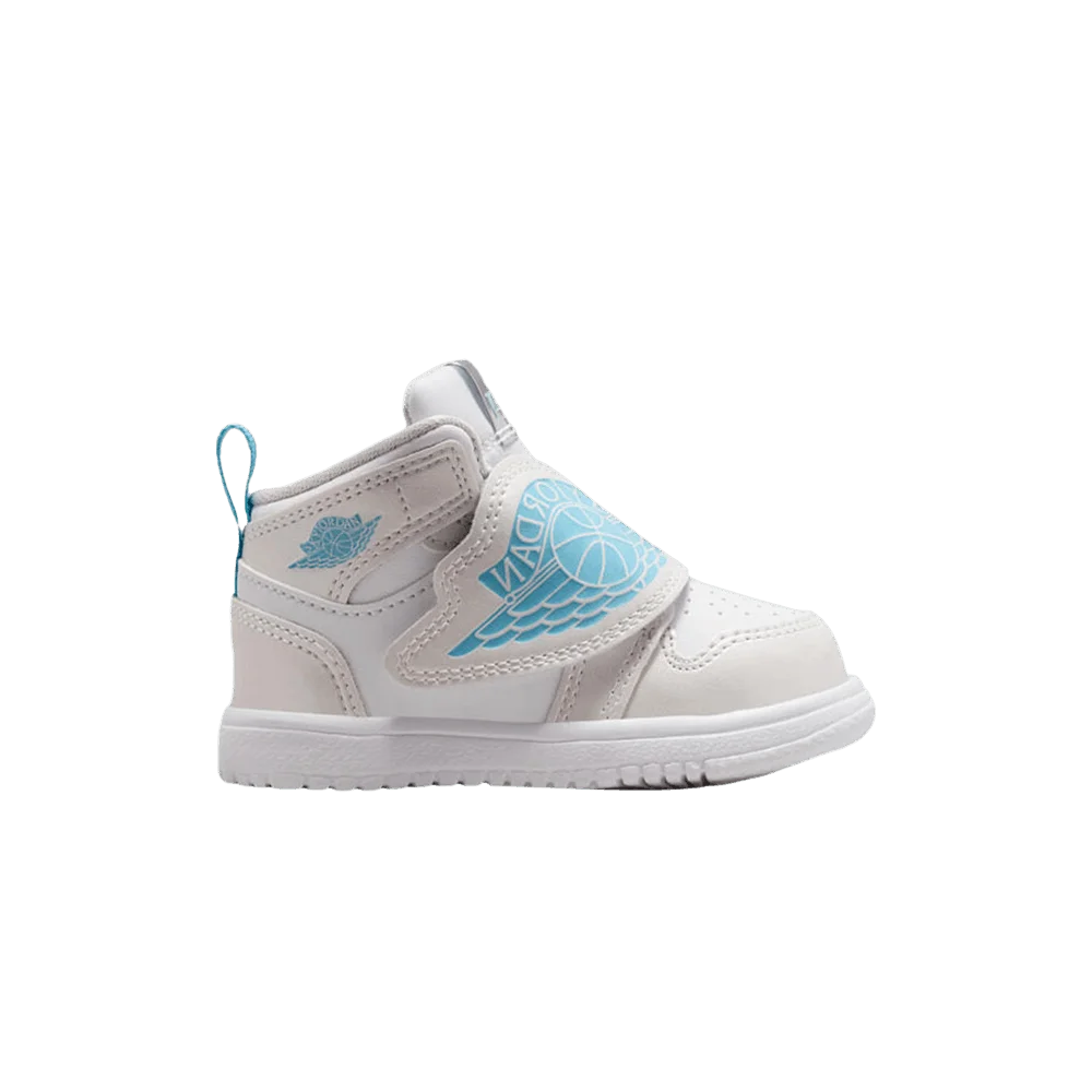 Krossovki-Air-Jordan-Sky-Jordan-1-TD-Photo-Dust-Blue-Chill