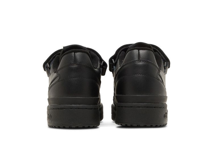 Кроссовки adidas Forum Low 'Triple Black'