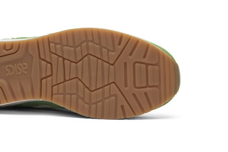 Кроссовки Concepts x ASICS Gel Respector 'Coca' Special Box