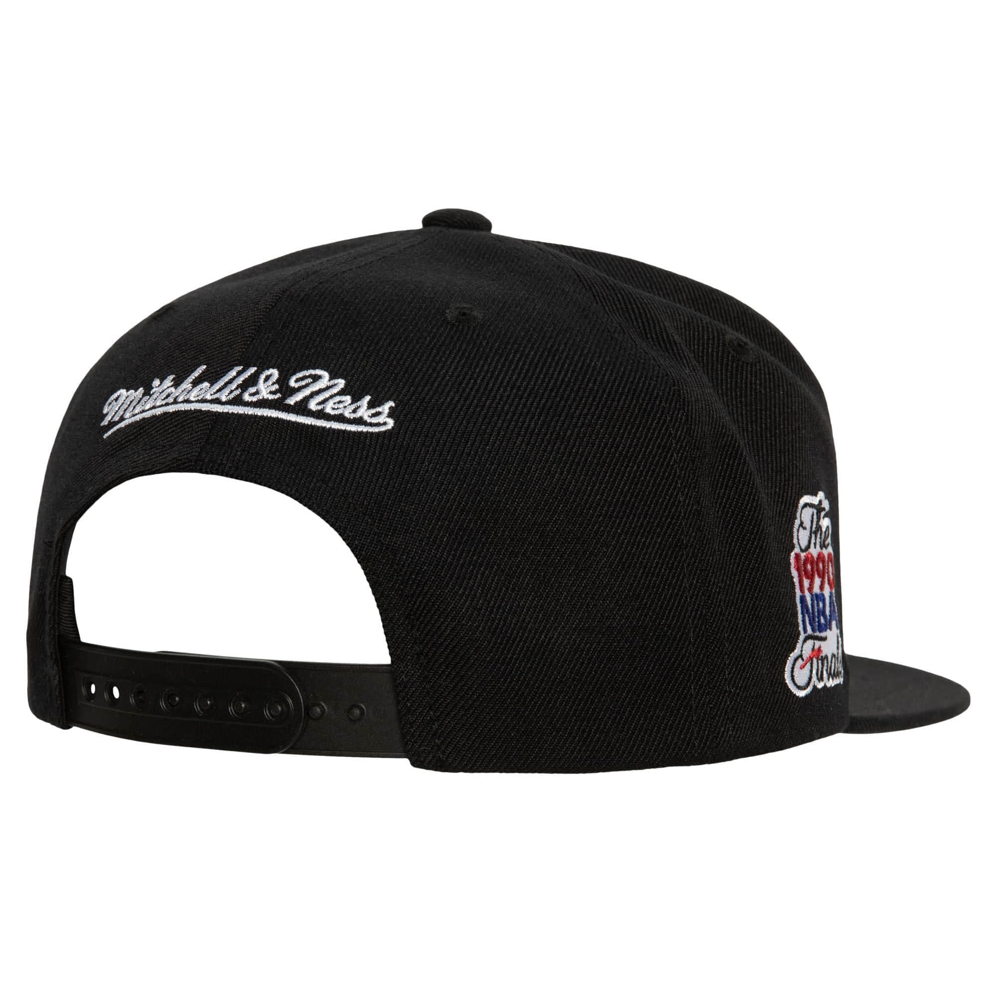 Mitchell-Ness-Top-Spot-Snapback-HWC-Detroit-Pistons-Hat-1
