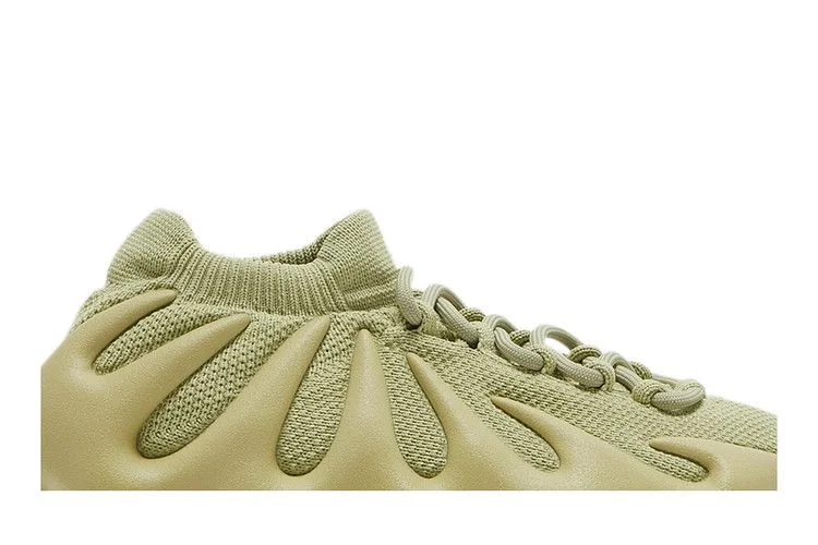 Krossovki-adidas-Yeezy-450-Resin-1
