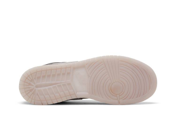 air-jordan-1-low-se-gs-black-iced-lilac-dv1333-051_03