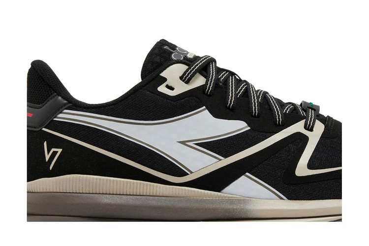 Кроссовки Diadora Atomo V7000 'Black Smoke Grey'