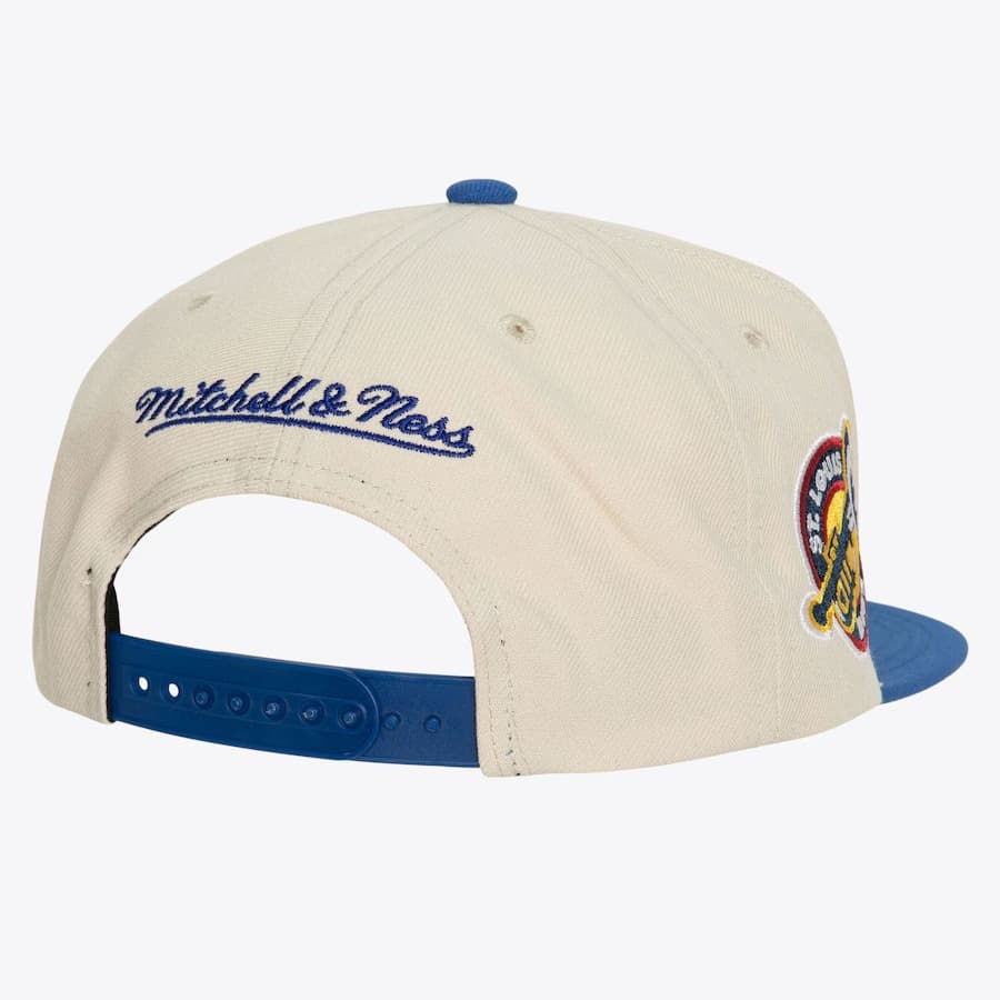 Бейсболка Mitchell & Ness Cream St. Louis Blues Vintage Snapback Hat