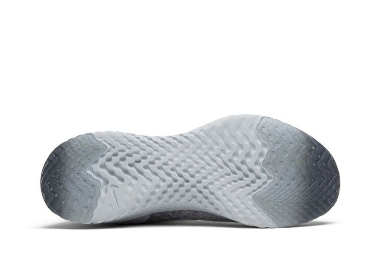 Кроссовки Nike Epic React Flyknit 'Wolf Grey'