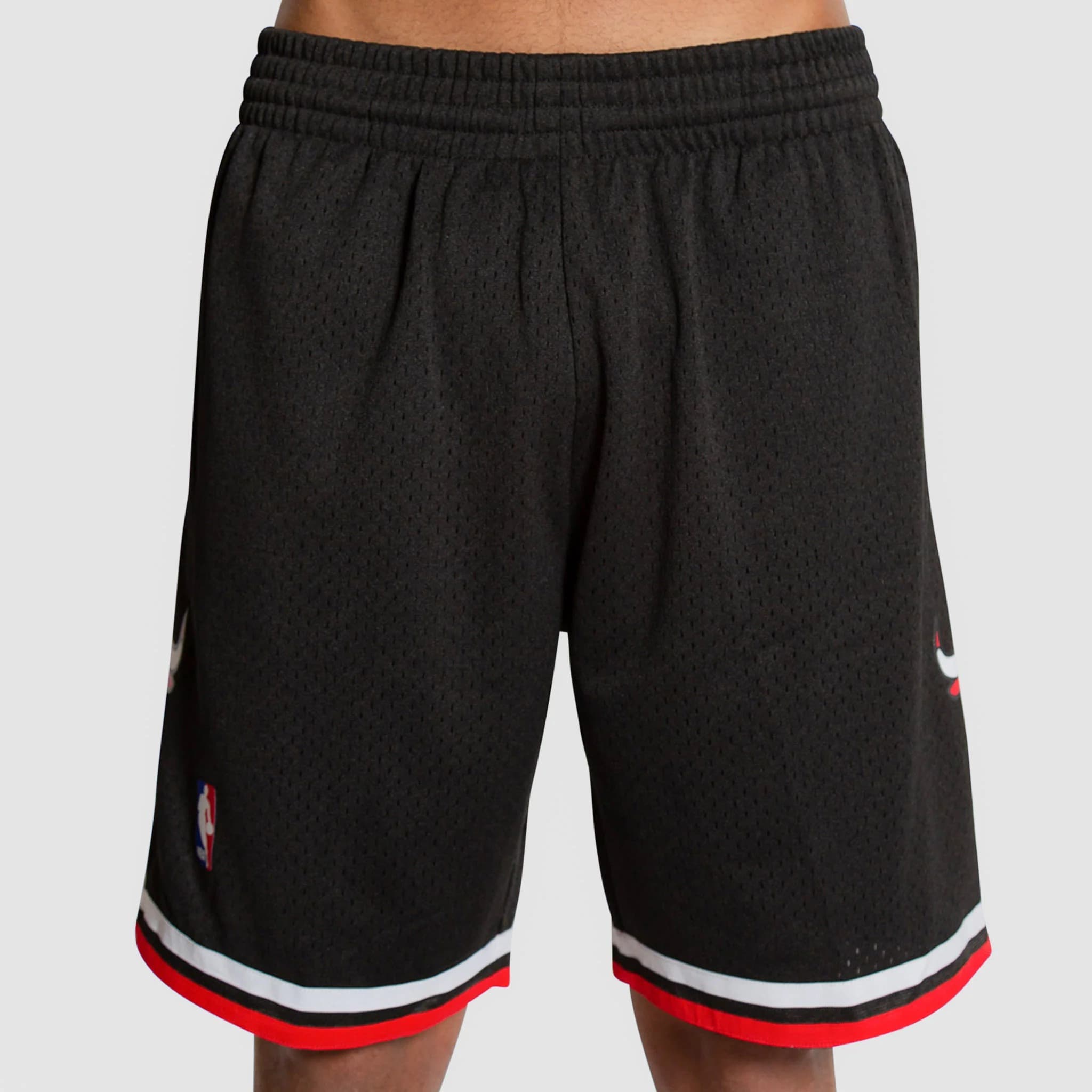 Спортивные шорты Mitchell & Ness Chicago Bulls 1997-98 Hardwood Classics Throwback Swingman NBA Black Shorts