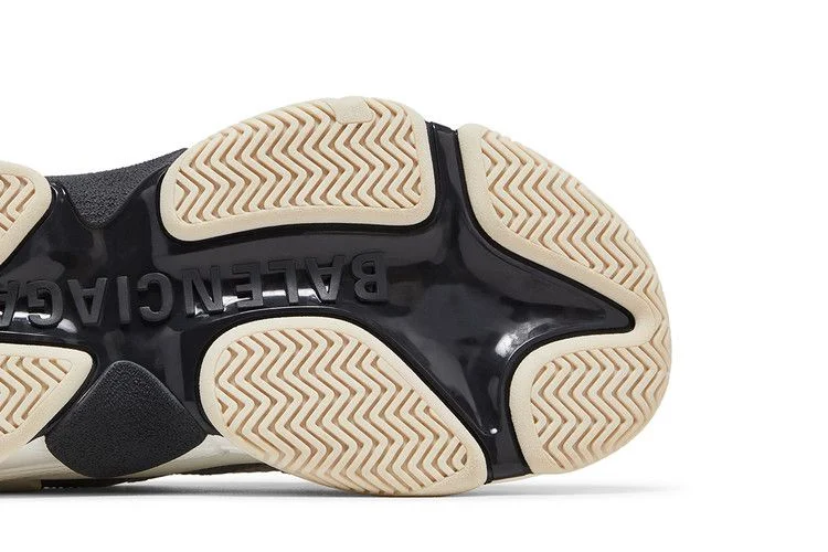 Krossovki-Balenciaga-Triple-S-Sneaker-Black-White-Silver-4