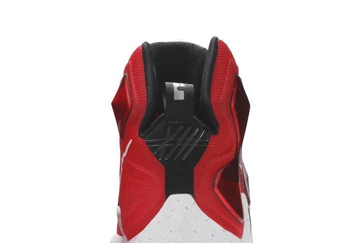 Кроссовки Nike LeBron 13 'On Court'