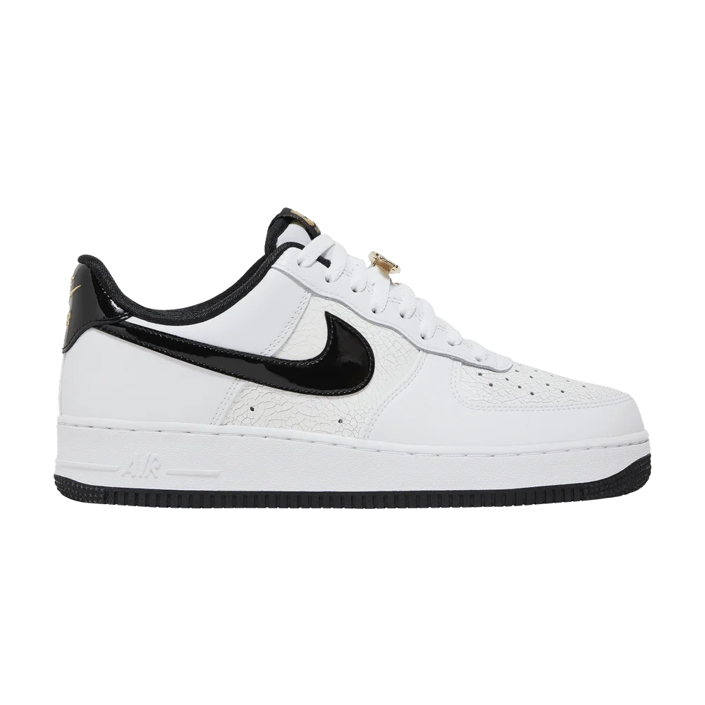 Krossovki-Nike-Air-Force-1-07-LV8-World-Champ