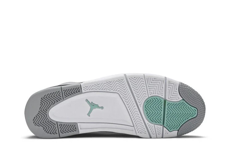 Krossovki-Air-Jordan-Son-Of-Mars-Low-Wolf-Grey-3
