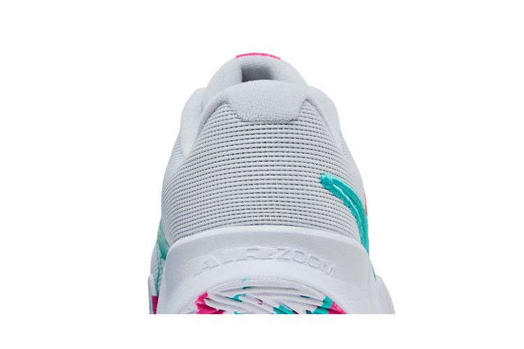 Кроссовки Nike Wmns Zoom Challenge 'White Alchemy Pink Retro'