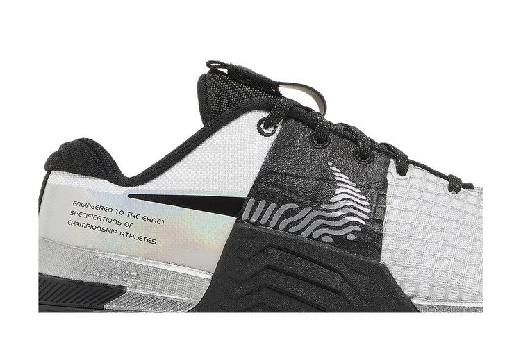 Кроссовки Nike Wmns Metcon 8 Premium 'White Black Iridescent'