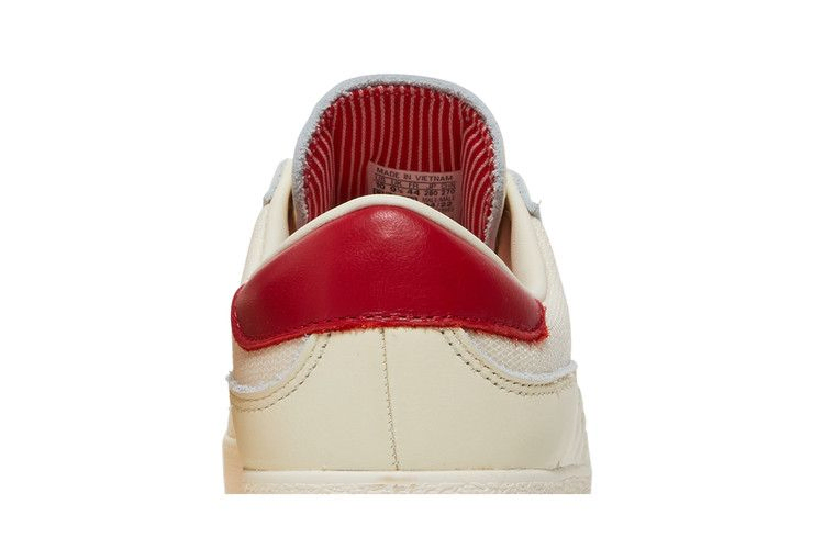 Кроссовки Adidas Puig Indoor 'Cream White Scarlet'