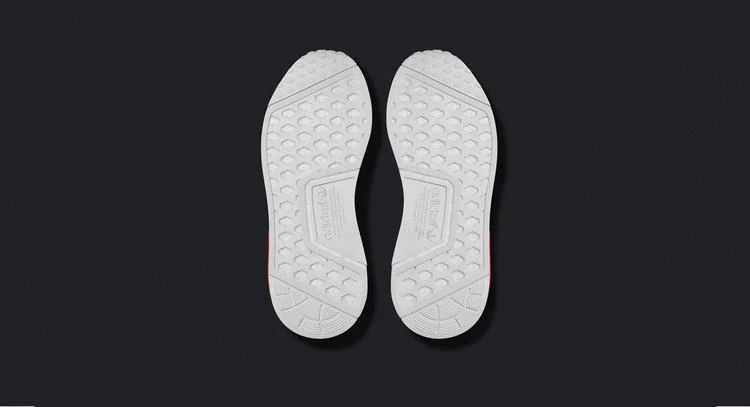 Кроссовки Adidas Wmns NMD_R1 'Lush Red'