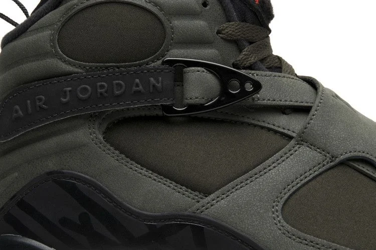 Krossovki-Air-Jordan-8-Retro-Take-Flight-1