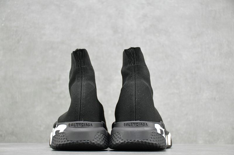 Balenciaga-Wmns-Speed-Trainer-Black-White-4